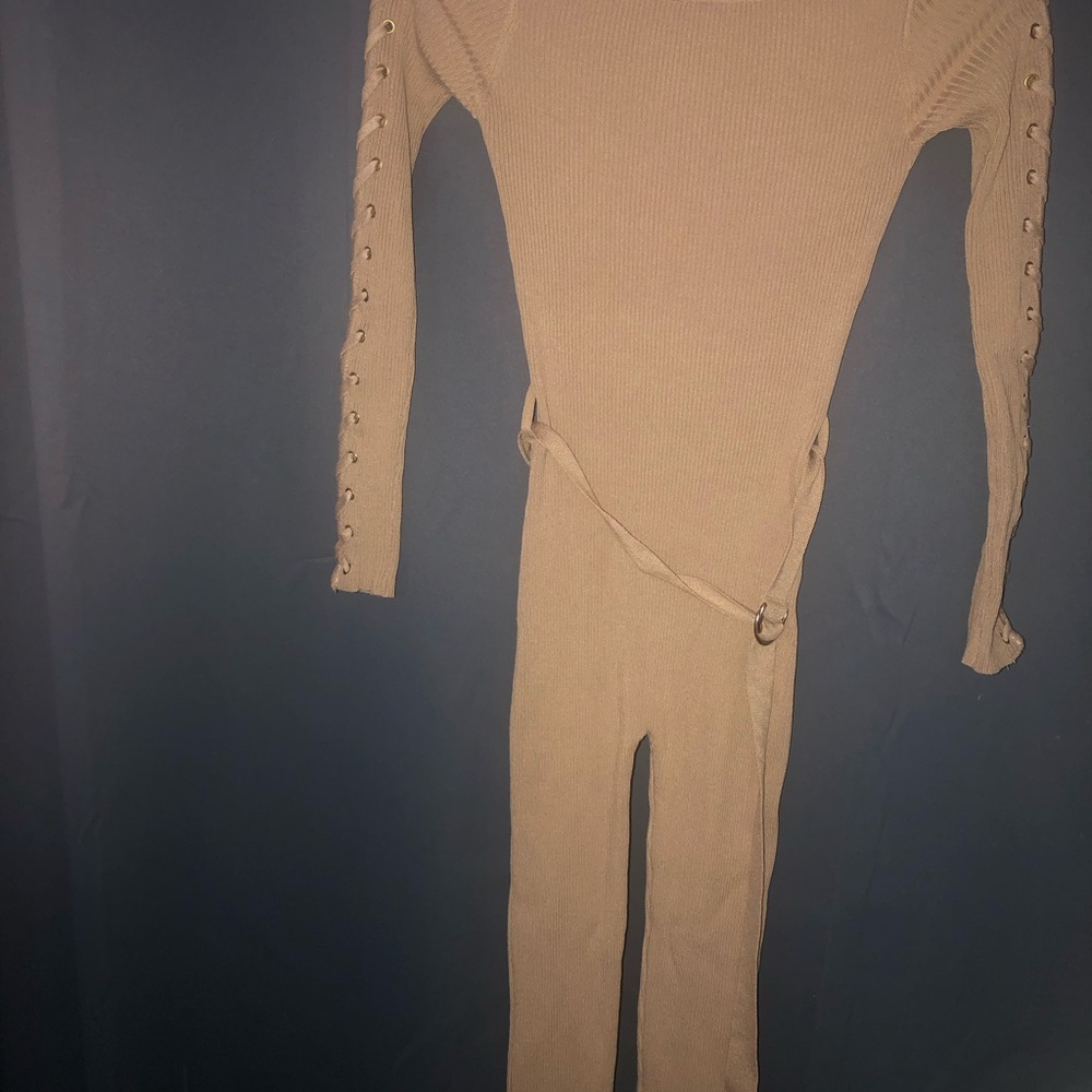 Fashion Nova Women'sBelt and Tie Tan Jumpsuit. XS